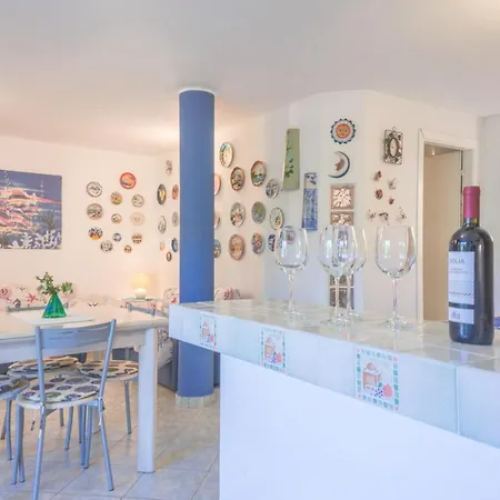 Villa Turchese . . 3 Bdr 2 Bth . Ac