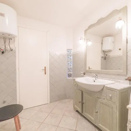 Villa Turchese . . 3 Bdr 2 Bth . Ac *