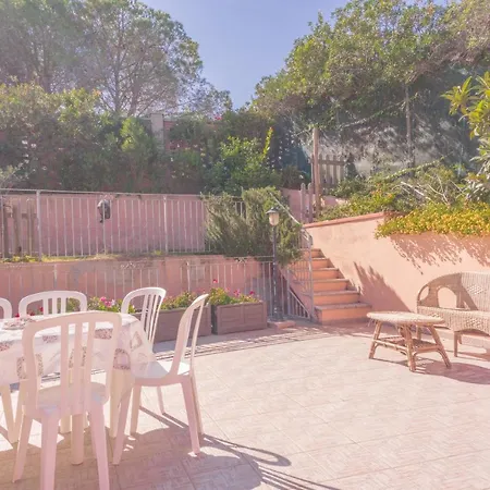 Villa Turchese . . 3 Bdr 2 Bth . Ac
