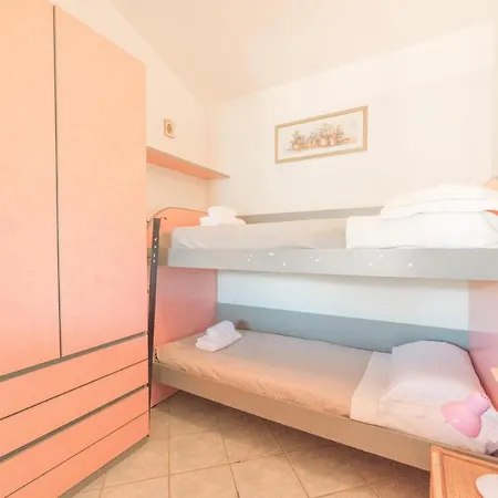 Villa Turchese . . 3 Bdr 2 Bth . Ac *